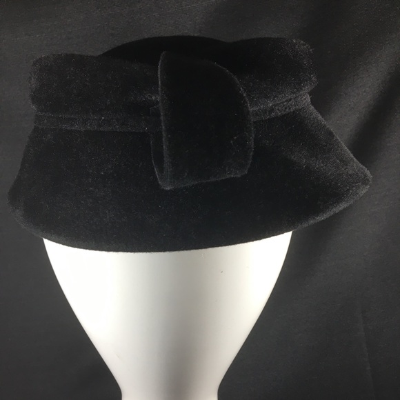 👀 Vintage Genuine Black Velour Hat 🧡 - Picture 2 of 7